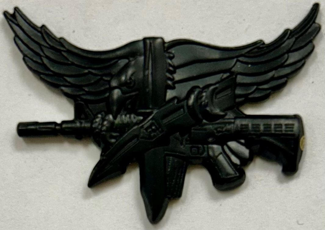 SWAT OPERATOR BASIC PIN - MATTE BLACK